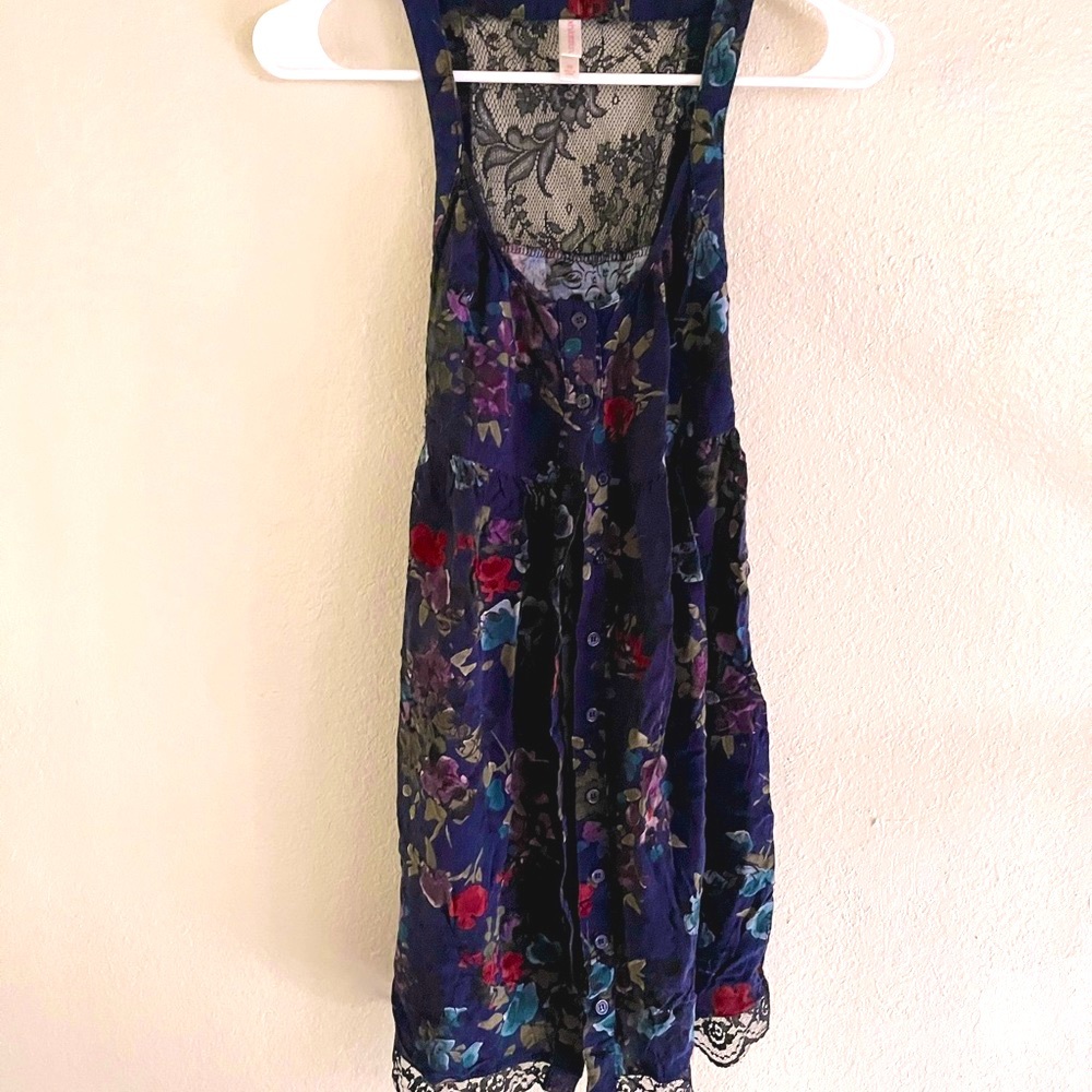 Xhilaration floral lace tank top
